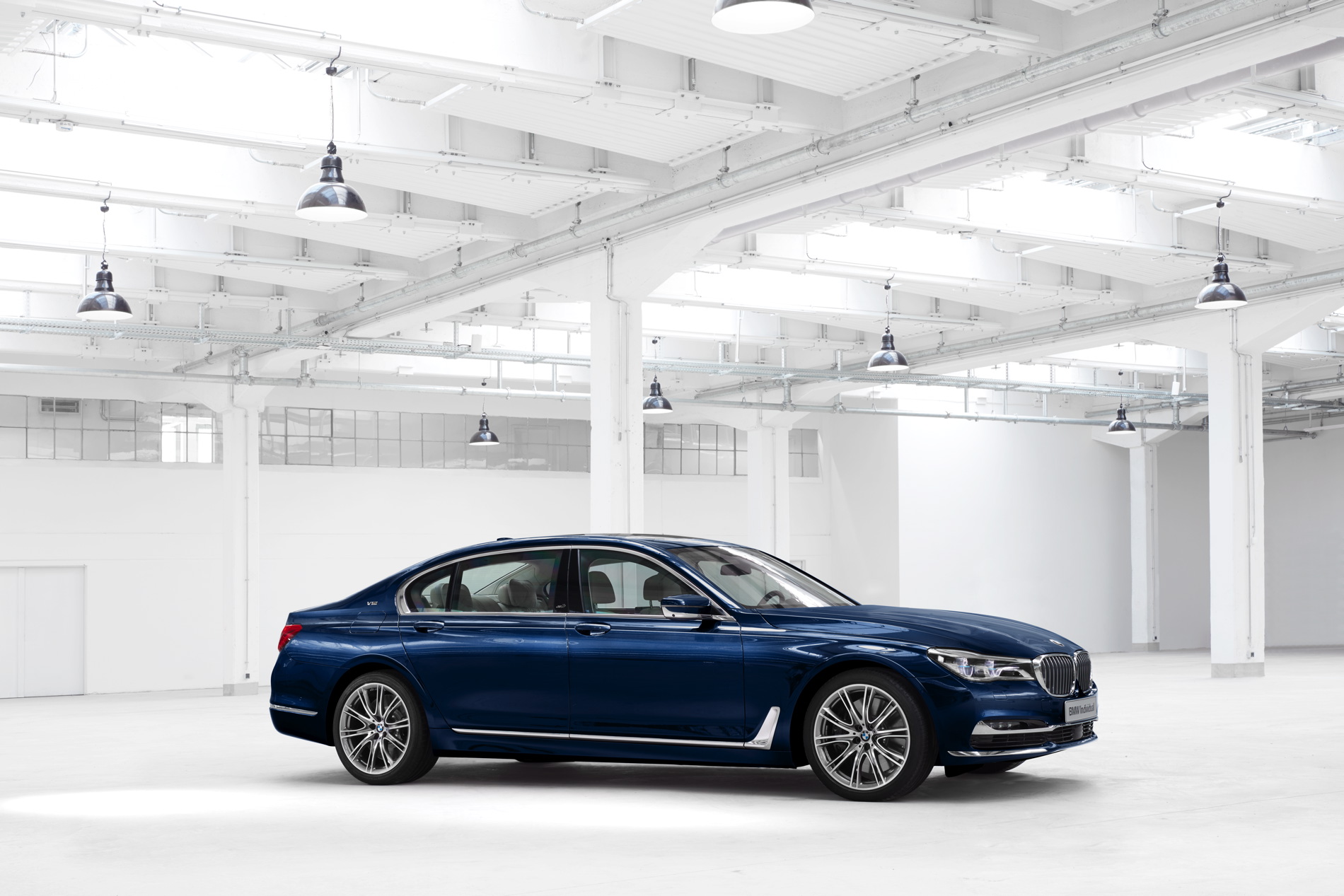 BMW-Individual-7-Series-THE-NEXT-100-YEARS-4